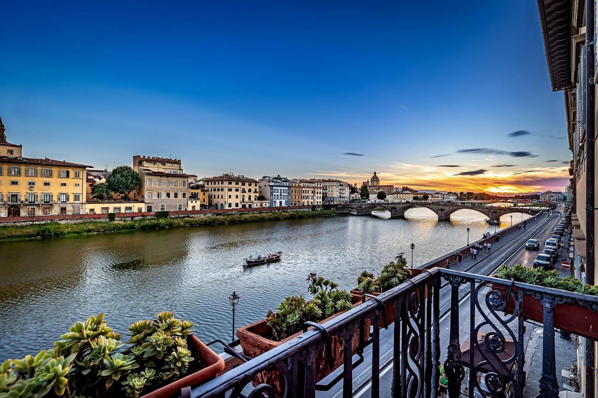 Palazzo Alfieri Residenza D'Epoca - Alfieri Collezione Hotel Florence Exterior photo